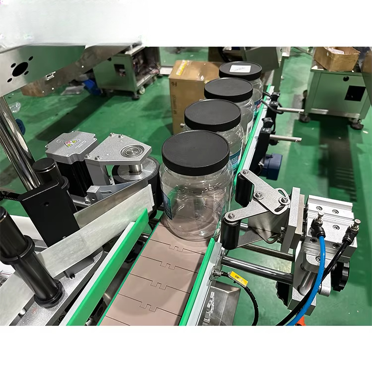 自動丸型ボトルラベリングマシン（回転面用粘着ステッカー） - Sticker Label Roll のレビューと価格