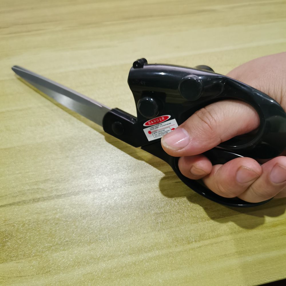 新しいプロ仕様レーザーガイド付きステンレス鋼製はさみ、家庭用 - Scissors Stainless Craft のレビューと価格