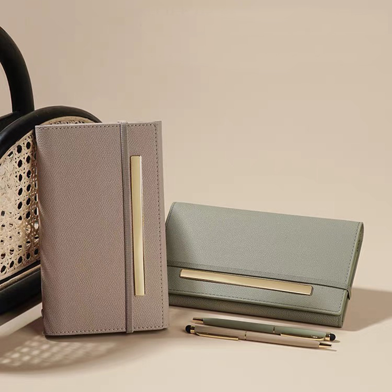 A6 ハードカバー ルーズリーフ ジャーナル ノートブック  - Journal Leather Hardcover のレビューと価格
